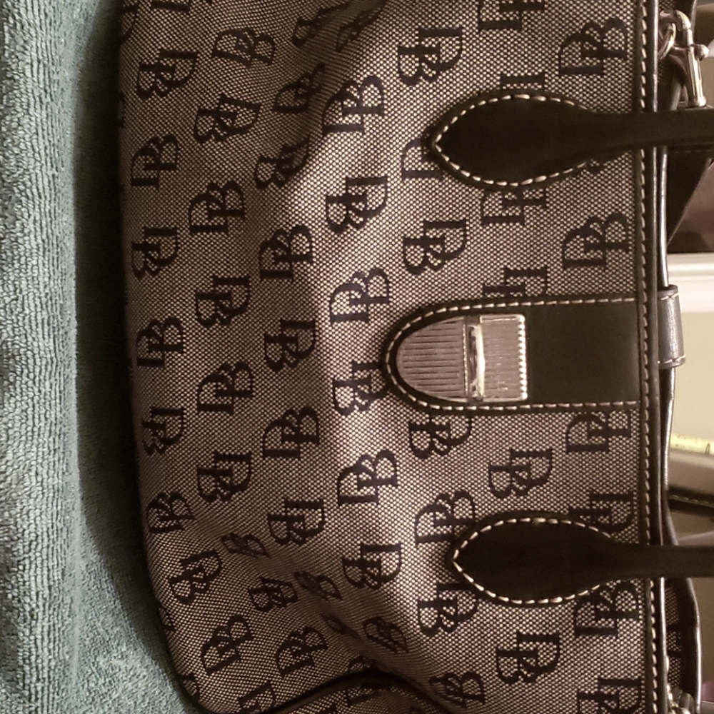 Dooney & Bourke purse
